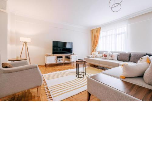 Central Flat Near Cevahir Mall and Metro in Sisli