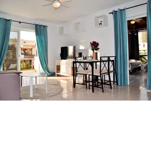 Central Las Americas, Sleeps 4, great location