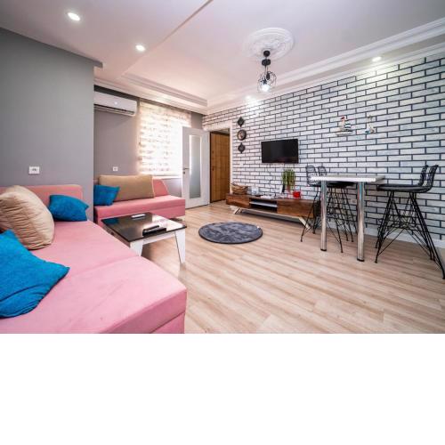 Central Location Flat 6 min to Duden Fall