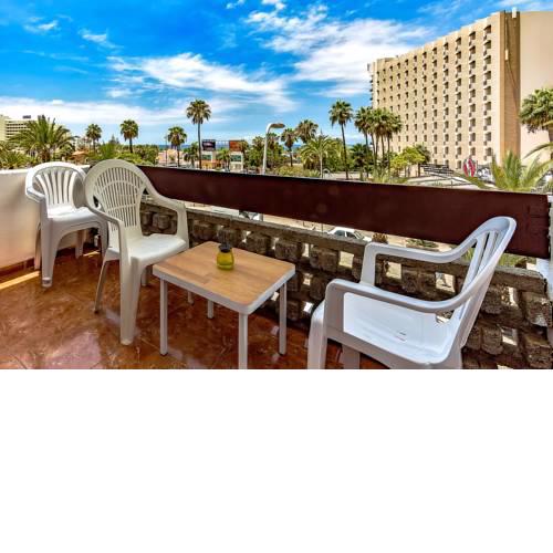 Central Los Americos Apartment