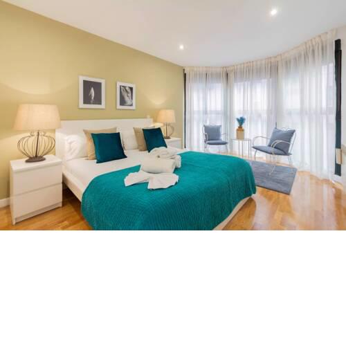 Central luxury Pool&Gym