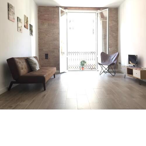 Central new apartment