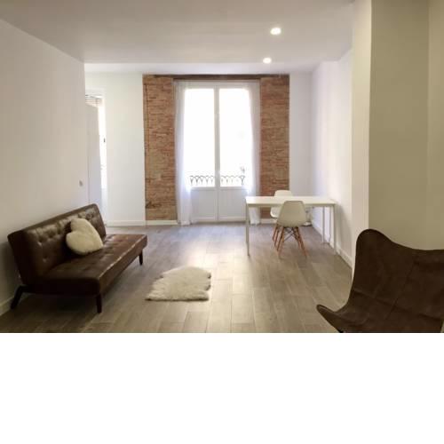 Central new studio flat