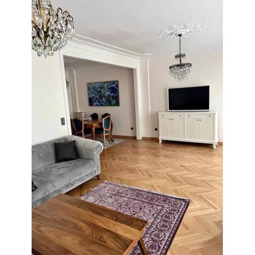 Central of Cihangir Cozy Location,2 Bedrooms And an Elevator
