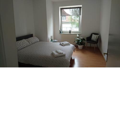 Central, quite room-close to metro(Messe/Hannover)
