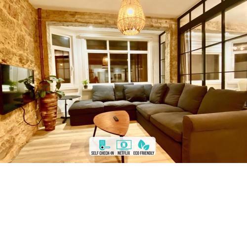Central Square Deluxe Apartment