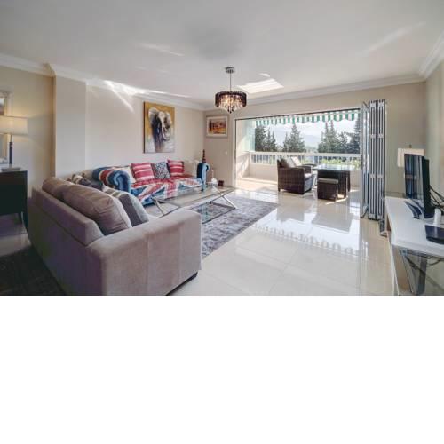 Centrally located 3 Bedroom Apartment, Centro Plaza, Nuevo Andalucia
