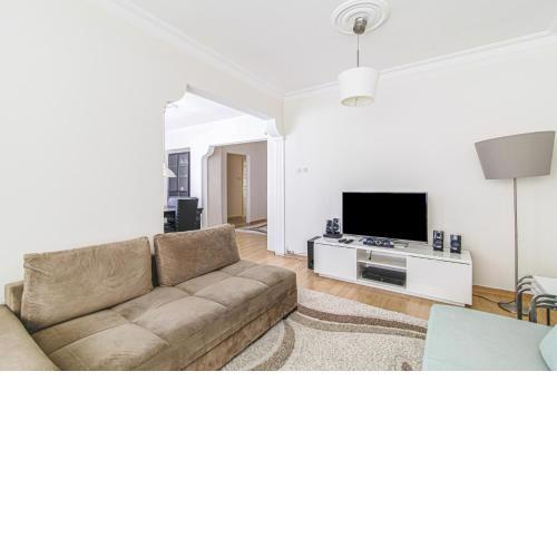 Centrally Located Chic Flat in Sisli