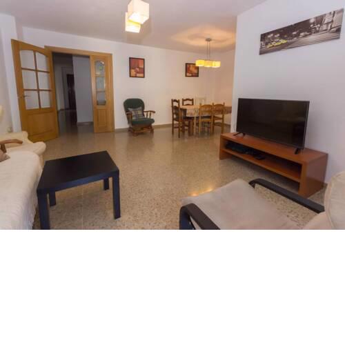 Céntrico, amplio y tranquilo piso de 4 habitaciones