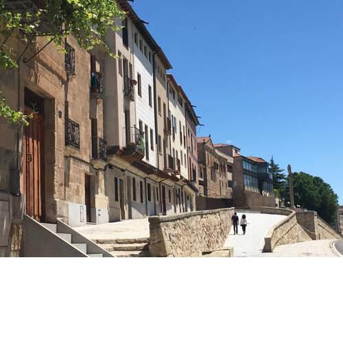 Céntrico apartamento junto al Puente Romano