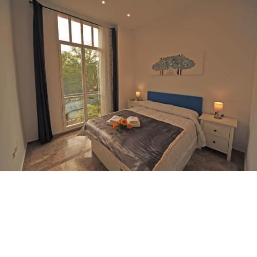 Centro Vistas Jardines Alcazar Free Parking