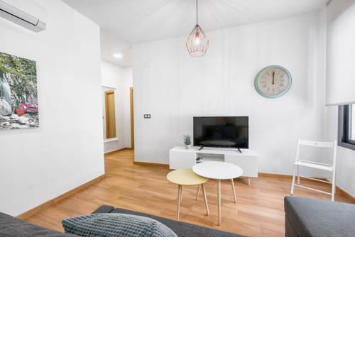 Cervantes: 2 Rooms, Pool & Free Parking