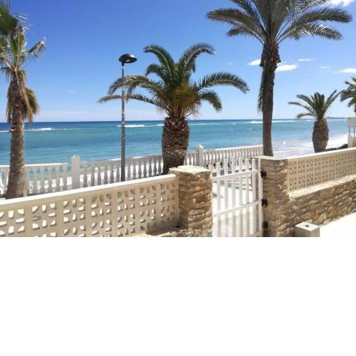 CHALET A 5 METROS DEL MAR.Wifi gratis