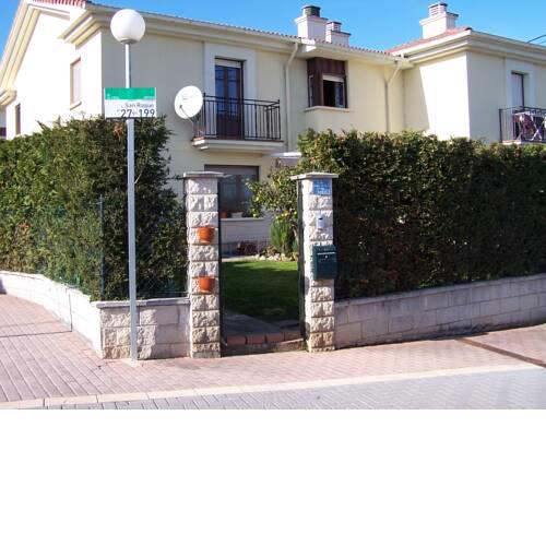 CHALET ADOSADO