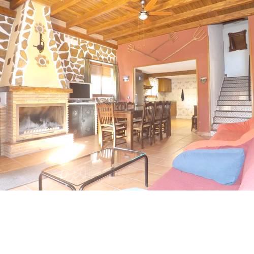 Chalet Avenida Justo Montanez