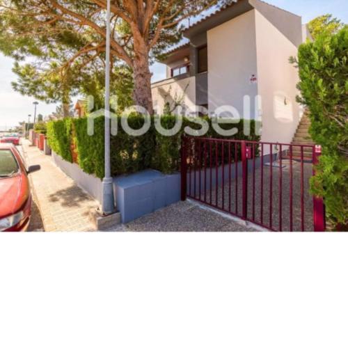 Chalet con jardín en la Costa Dorada. L'Hospitalet de l'Infant.