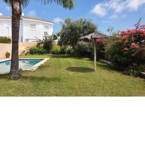 Chalet con piscina a cinco minutos de la playa