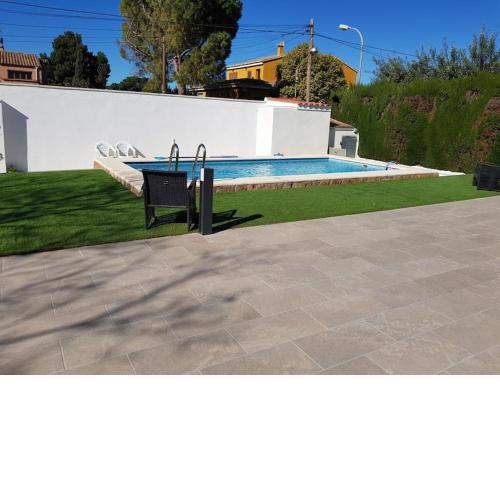Chalet con Piscina, barbacoa y amplia terraza