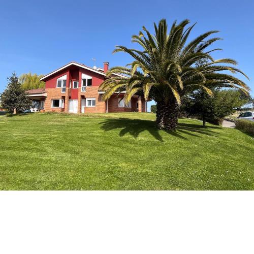 Chalet con piscina en Gijón