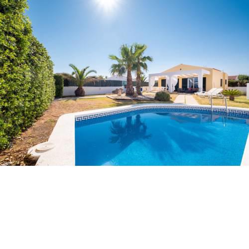 Chalet con piscina en Menorca