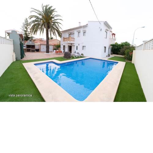 Chalet con piscina en playa de Denia -11 personas