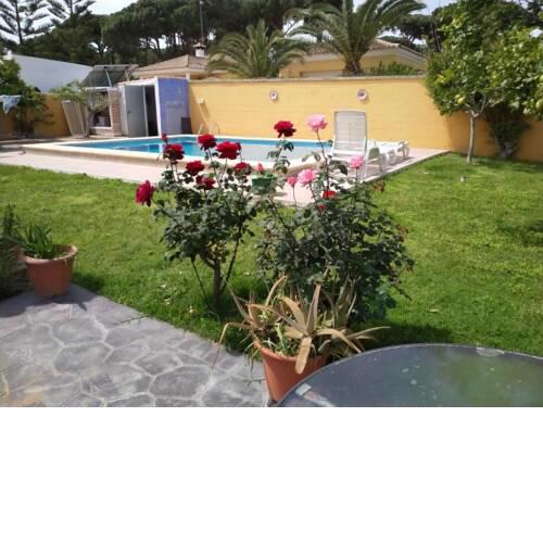 Chalet con piscina privada chiclana para familias y pareja