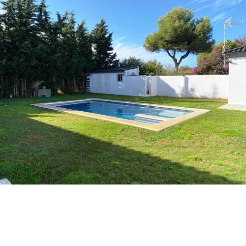 Chalet con piscina privada chiclana