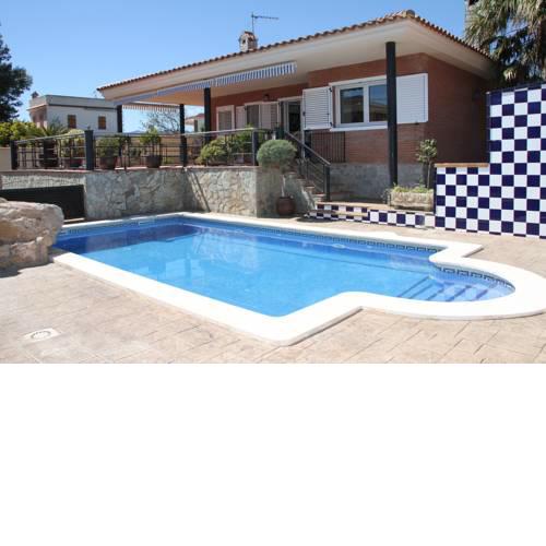 Chalet con piscina privada en zona tranquila de Cambrils