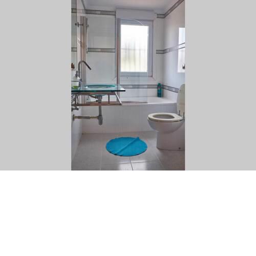 Chalet con piscina y amplio jardín en Almerimar