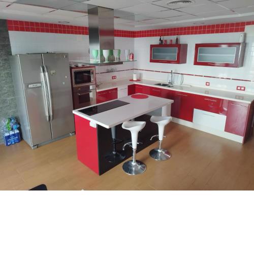 CHALET CON PISCINA Y BARBACOA solo familias