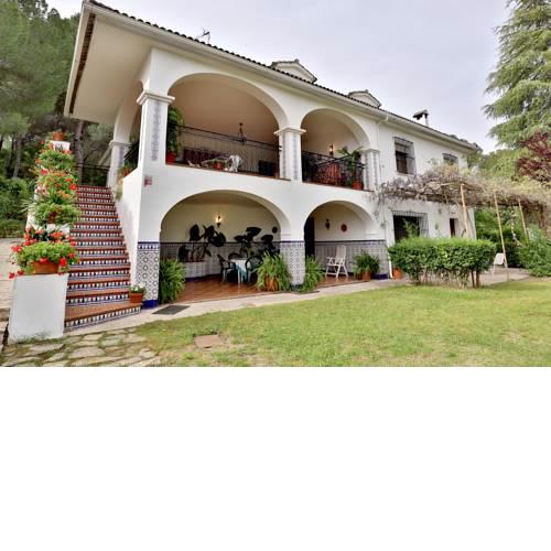Chalet de 4 Dormitorios con Piscina