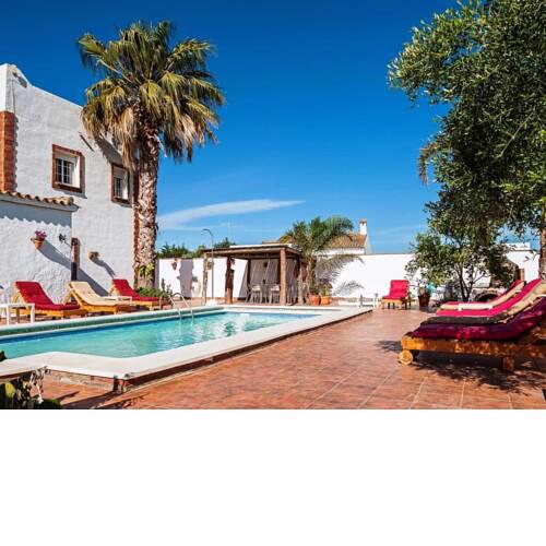 Chalet Deluxe con piscina solo Familias y Parejas