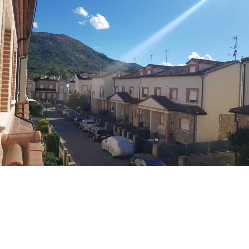 Chalet entero Zona Centro Navaluenga