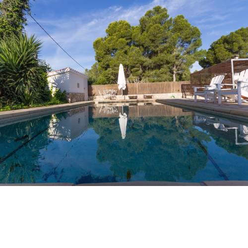 Chalet familiar con piscina privada numero u
