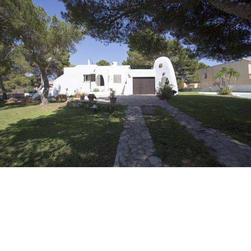 Chalet ibizenco cerca de Cala Blava