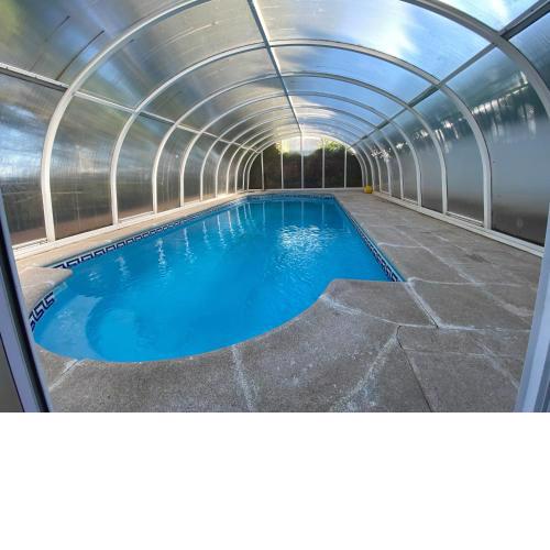 Chalet independente con salón de juegos y jacuzzi