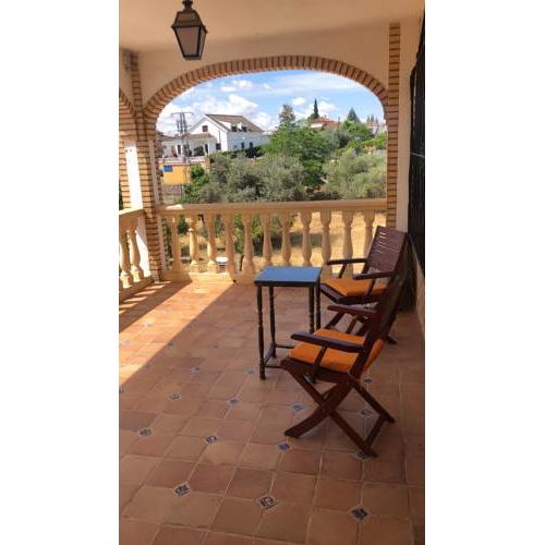 CHALET INDIVIDUAL CON PISCINA Y CHIMENEA