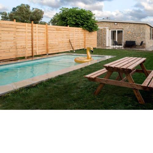 Chalet La Pinaleta III, con piscina privada