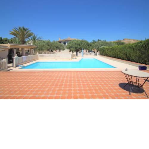 Chalet para disfrutar con Piscina privada en San Vicente del Raspeig CH101