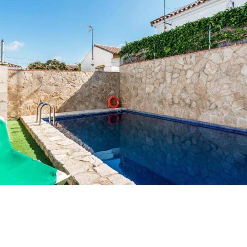 Chalet piscina privada solo familias y parejas 1