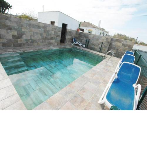 Chalet piscina privada solo familias y parejas 2