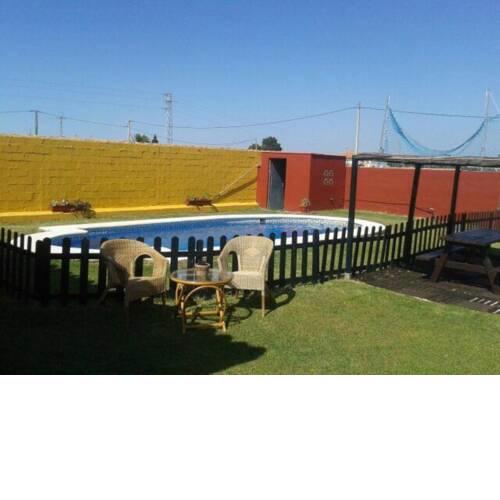 Chalet piscina privada Wifi y cerca del Mar