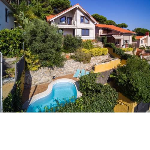 CHALET TOTALMENTE INDEPENDIENTE CON JARDÍN Y PISCINA