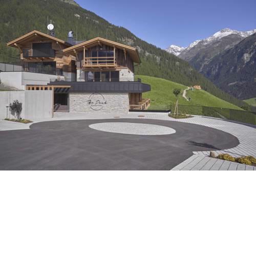 Chalets - The Peak