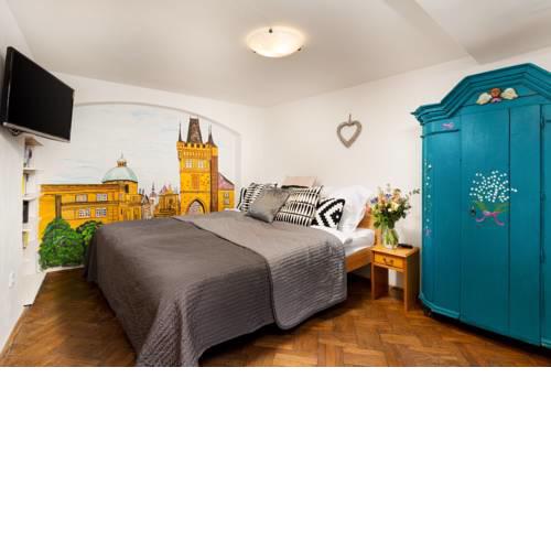 Charles Bridge Blind street house