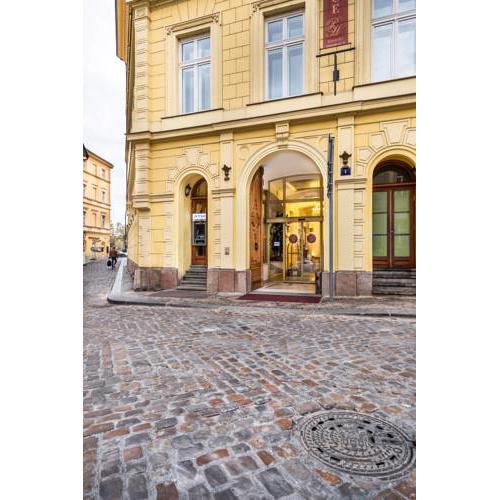 Charles Bridge Palace