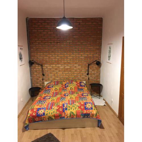 Charles Dickens apartment, Old City