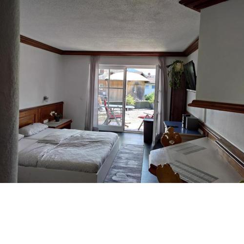 Charmantes Doppelzimmer mit Bergblick