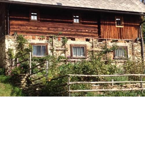 Charmantes Gästehaus am Waldrand in alpiner Lage