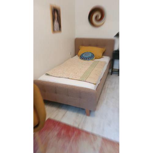 Charmantes großes Zimmer